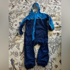 Patagonia Toddler Rain Suit - size 18 - 24 months. Runs big!